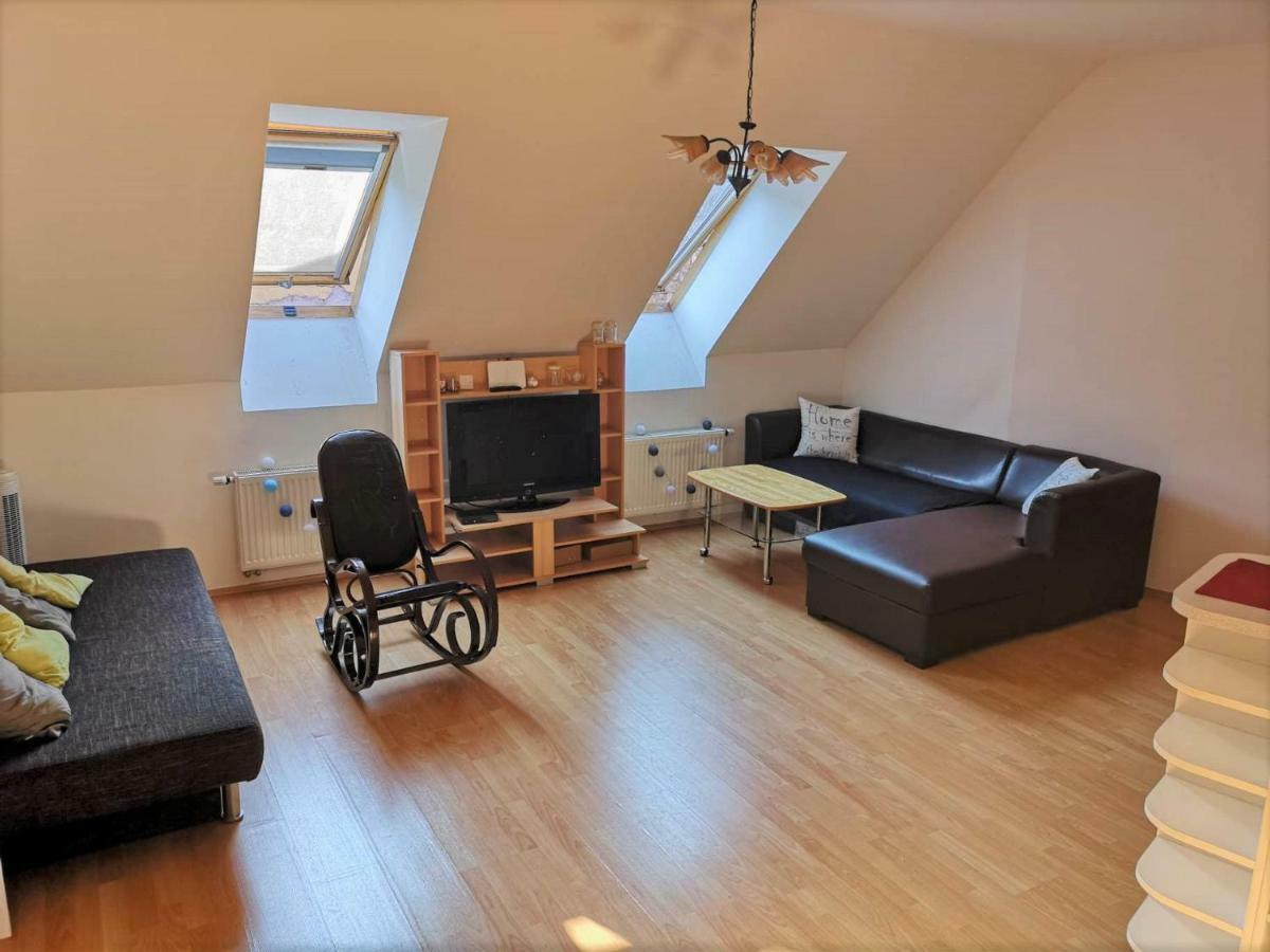 Centrum - A. Apartman Pětikostelí Exteriér fotografie